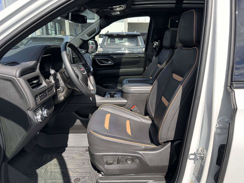 Used 2023 GMC Yukon AT4 AWD/4WD image 12