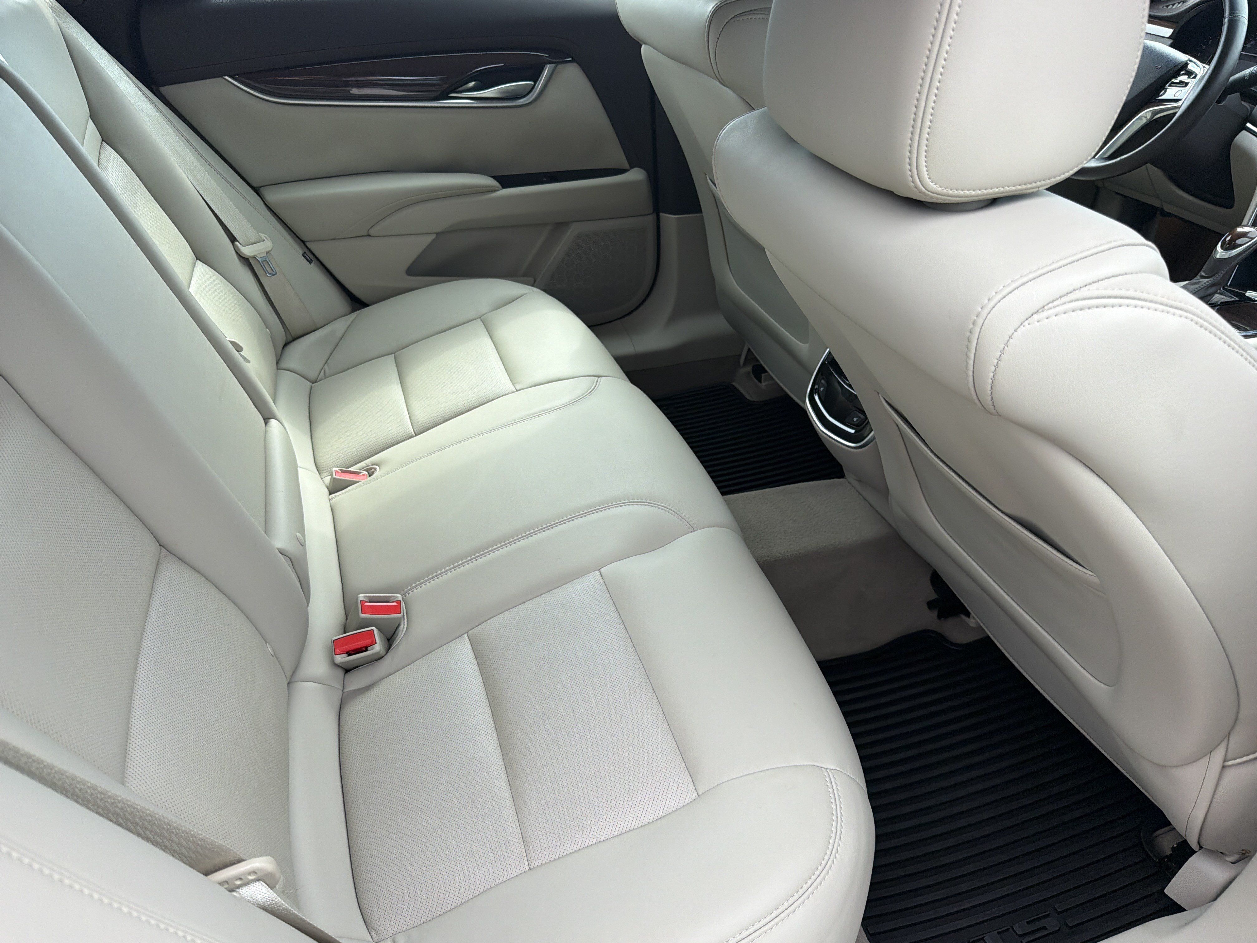 Used 2015 Cadillac XTS Luxury w/ Driver Awareness Package FWD image 16