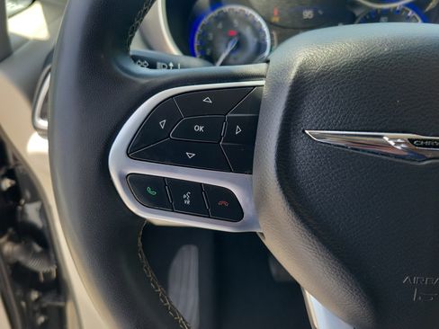 Used 2022 Chrysler Pacifica Touring-L FWD image 20