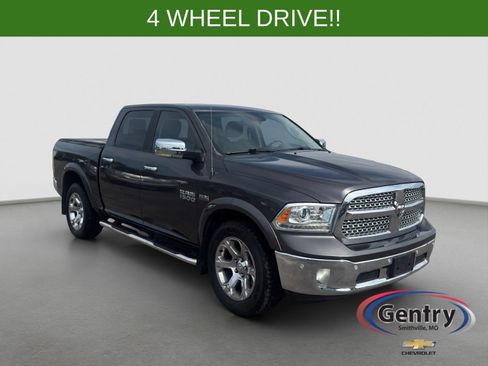 Used 2017 RAM 1500 Laramie w/ Convenience Group AWD/4WD image 8