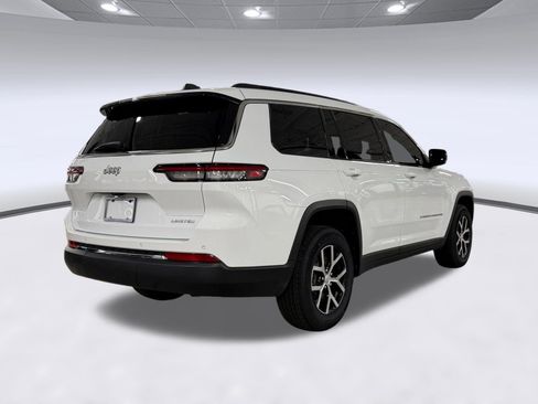 Used 2025 Jeep Grand Cherokee L Limited w/ Trailer Tow Package RWD image 9