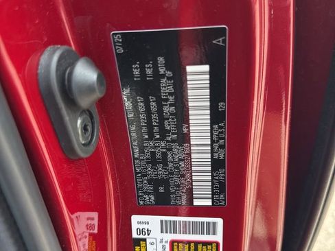 Used 2025 Toyota Sienna LE FWD image 37