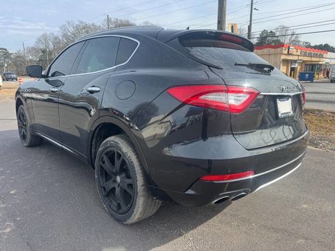 Used 2017 Maserati Levante w/ Luxury Package image 3