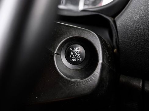 Used 2021 Jeep Renegade Limited image 29