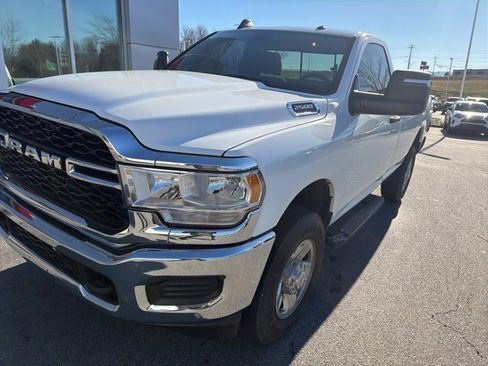 Used 2024 RAM 2500 Tradesman w/ Chrome Appearance Group image 3