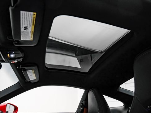 Used 2024 Porsche 911 Carrera w/ Premium Package image 33