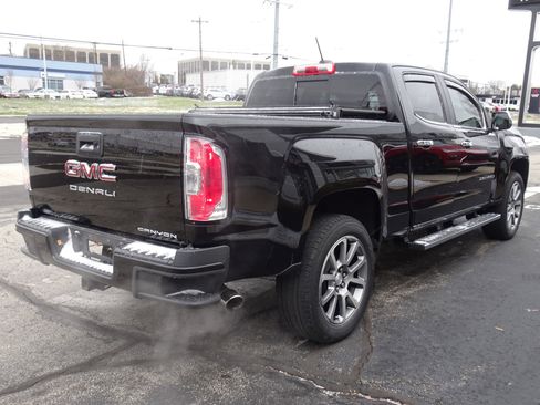 Used 2022 GMC Canyon Denali image 6