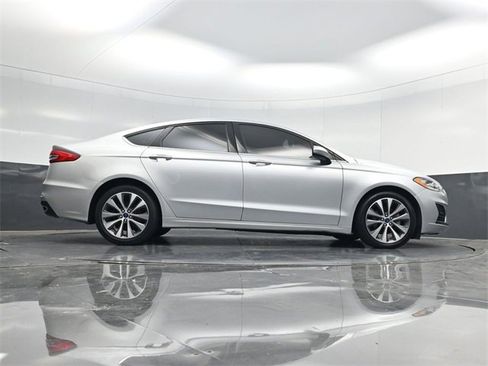 Used 2019 Ford Fusion SE image 48