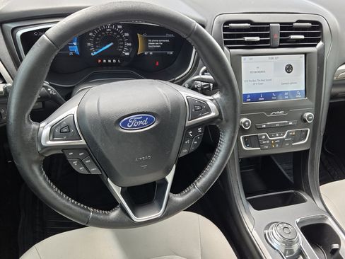 Used 2020 Ford Fusion SE w/ Equipment Group 151A FWD image 21