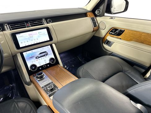 Used 2020 Land Rover Range Rover HSE image 25