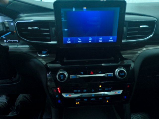 Used 2022 Ford Explorer Limited w/ Equipment Group 301A AWD/4WD image 29