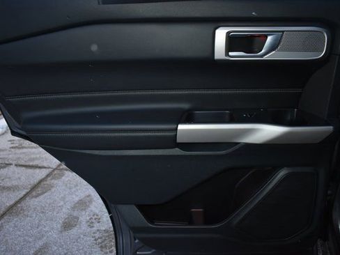 Used 2024 Ford Explorer Limited image 38