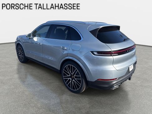 Certified 2026 Porsche Cayenne E-Hybrid image 3