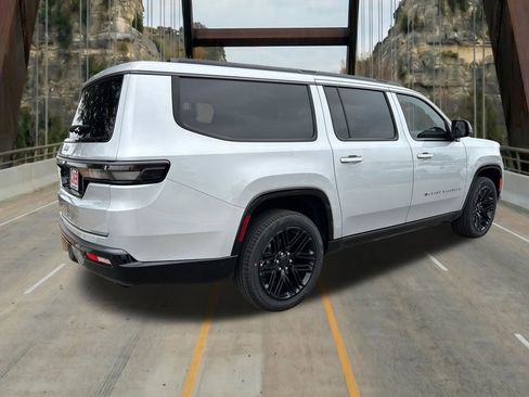 New 2026 Jeep Grand Wagoneer L Limited AWD/4WD image 9