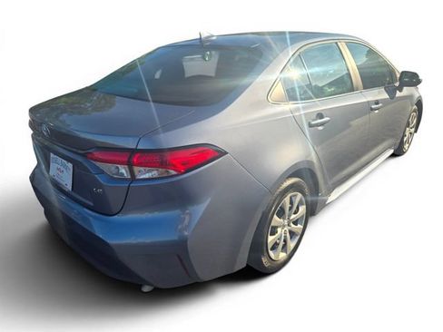 Used 2025 Toyota Corolla LE FWD image 13