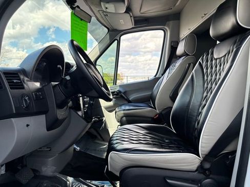Used 2016 Mercedes-Benz Sprinter 2500 image 11