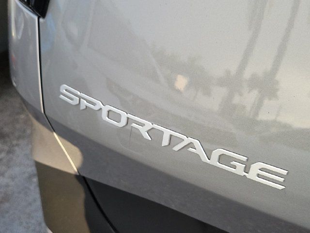 Used 2025 Kia Sportage EX FWD image 6