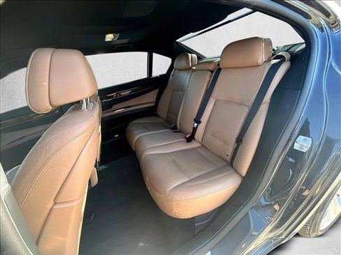 Used 2015 BMW 740Li xDrive image 28