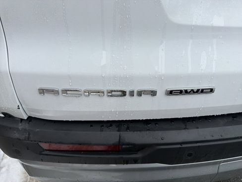 Used 2025 GMC Acadia Elevation image 14