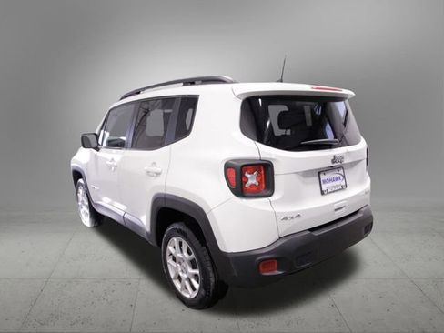 Used 2022 Jeep Renegade Latitude w/ Sun/Sound Group image 4