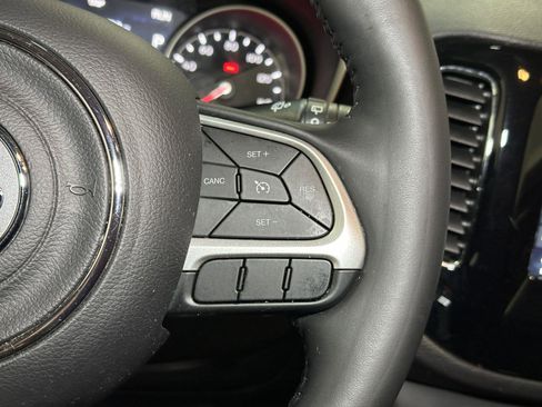 Used 2019 Jeep Compass Latitude AWD/4WD image 26