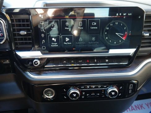 Used 2024 GMC Sierra 1500 SLT image 16