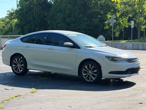 Used 2016 Chrysler 200 S w/ Comfort Group FWD image 8