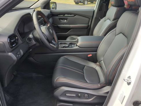 New 2025 Honda Pilot TrailSport image 14