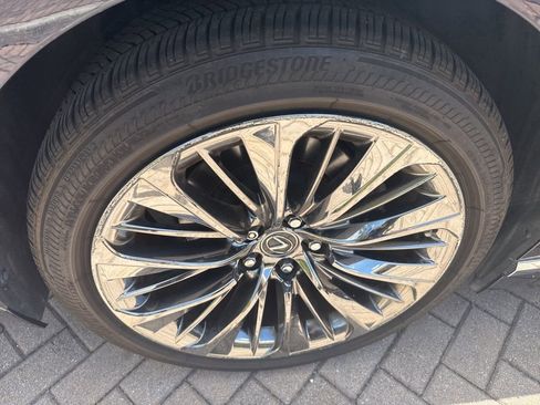 Used 2020 Lexus LS 500 w/ Accessory Package (Z2) RWD image 27
