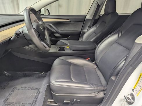 Used 2023 Tesla Model 3 Standard Range image 10
