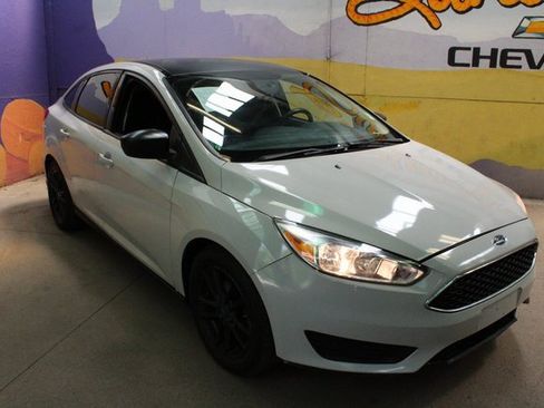 Used 2018 Ford Focus SE image 4