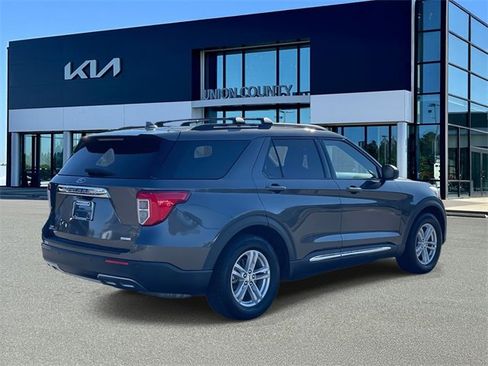 Used 2020 Ford Explorer XLT w/ Equipment Group 202A image 6