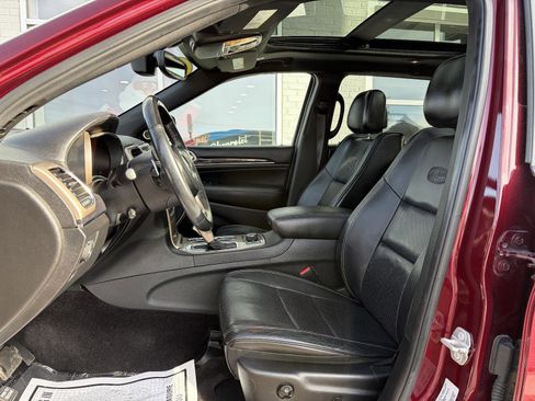 Used 2017 Jeep Grand Cherokee Overland image 8