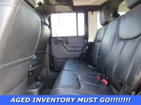 Used 2015 Jeep Wrangler Unlimited Sahara AWD/4WD image 12