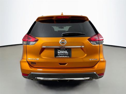 Used 2018 Nissan Rogue SV image 12