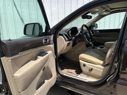 Used 2017 Jeep Grand Cherokee Overland RWD image 10