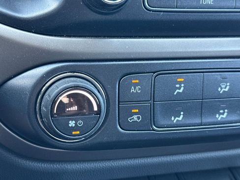 Used 2018 Chevrolet Colorado Z71 w/ Z71 Midnight Edition AWD/4WD image 28