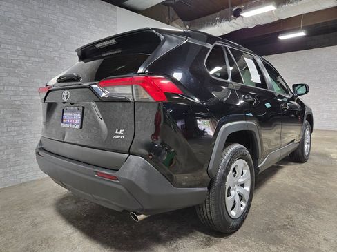 Used 2021 Toyota RAV4 LE AWD/4WD image 41