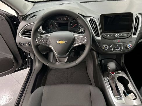 Used 2024 Chevrolet Malibu RS FWD image 19