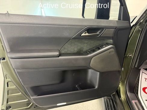 Used 2024 Lexus GX 550 AWD/4WD image 13