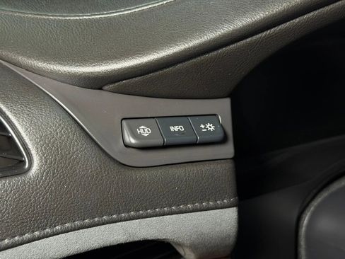 Used 2015 Cadillac Escalade Premium image 43