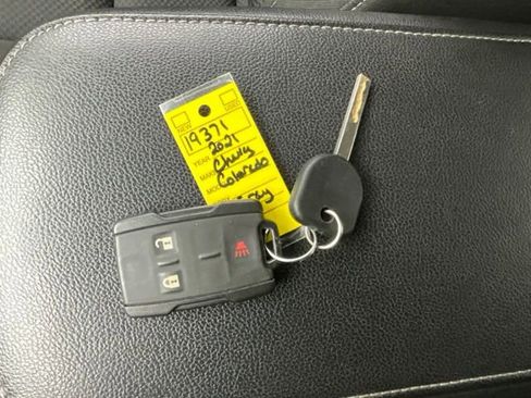 Used 2021 Chevrolet Colorado LT AWD/4WD image 30