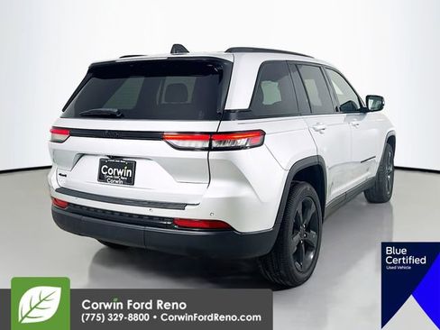 Used 2024 Jeep Grand Cherokee Altitude image 21