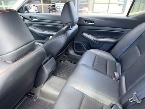 Used 2022 Nissan Altima 2.5 SR FWD image 8