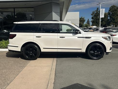 Used 2019 Lincoln Navigator Reserve AWD/4WD image 3