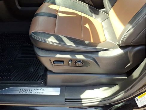 Used 2022 Chevrolet Silverado 3500 High Country w/ Safety Package II AWD/4WD image 18