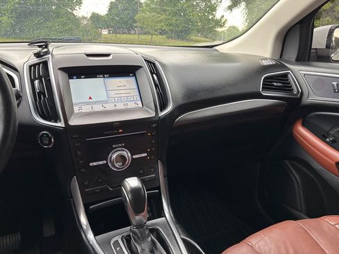Used 2017 Ford Edge Titanium w/ Equipment Group 301A FWD image 14