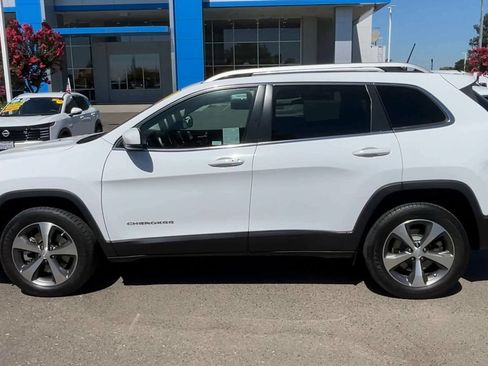 Used 2021 Jeep Cherokee Limited w/ Trailer Tow Group AWD/4WD image 4
