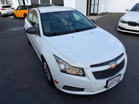 Used 2011 Chevrolet Cruze LS image 7