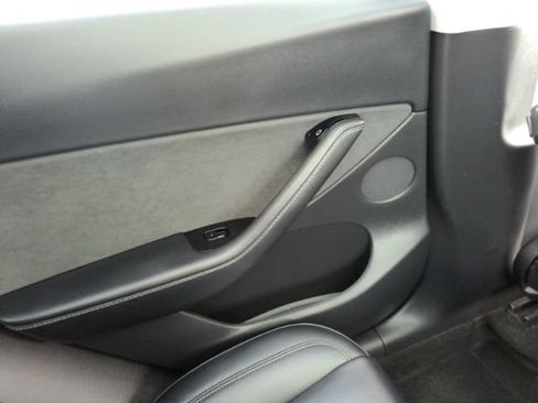 Used 2021 Tesla Model Y Long Range AWD/4WD image 29